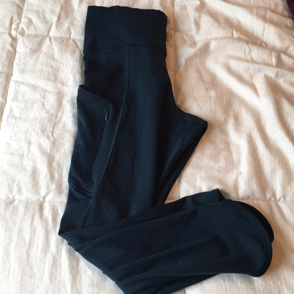 Gorgeous Athleta Side Pocket 3/4 Leggings 🌸!